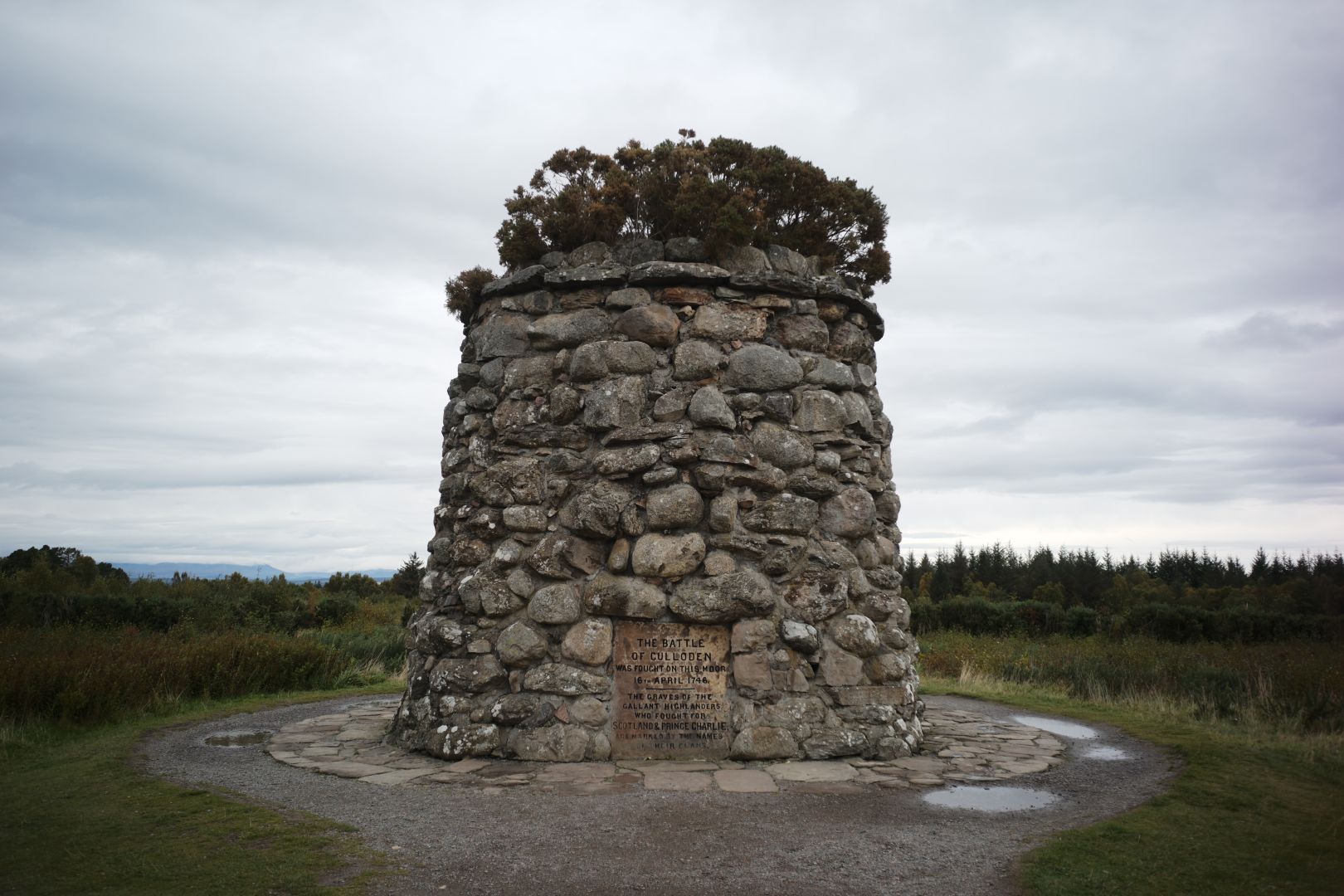 The tower memorial at Culloden.

“THE BATTLE 
OF CULLODEN
WAS FOUGHT ON THESE MOOR
16TH APRIL 1746.
THE GRAVES OF THE
GALLANT HIGHLANDERS
WHO FOUGHT FOR
SCOTLAND & PRINCE CHARLIE
ARE MARKED BY THE NAMES
OF THEIR CLANS”